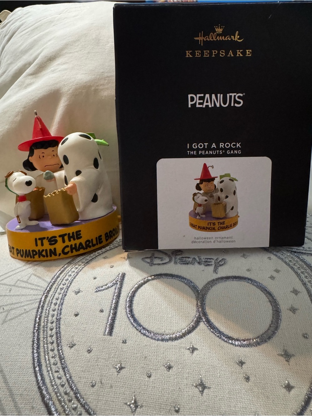 Peanuts "I Got a Rock" Charlie Brown Ornament - Yellow/White